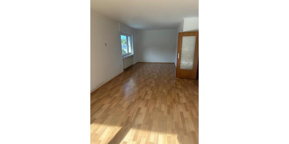 Hochparterre Wermelskirchen - 2 Zimmer, 72 m&sup2;, 700&euro; | Angebot:27587162