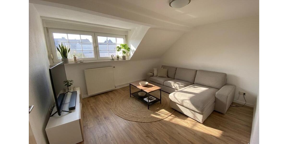 Dachgeschoßwohnung Gummersbach - 2.5 Zimmer, 65 m&sup2;, 550&euro; | Angebot:25904682