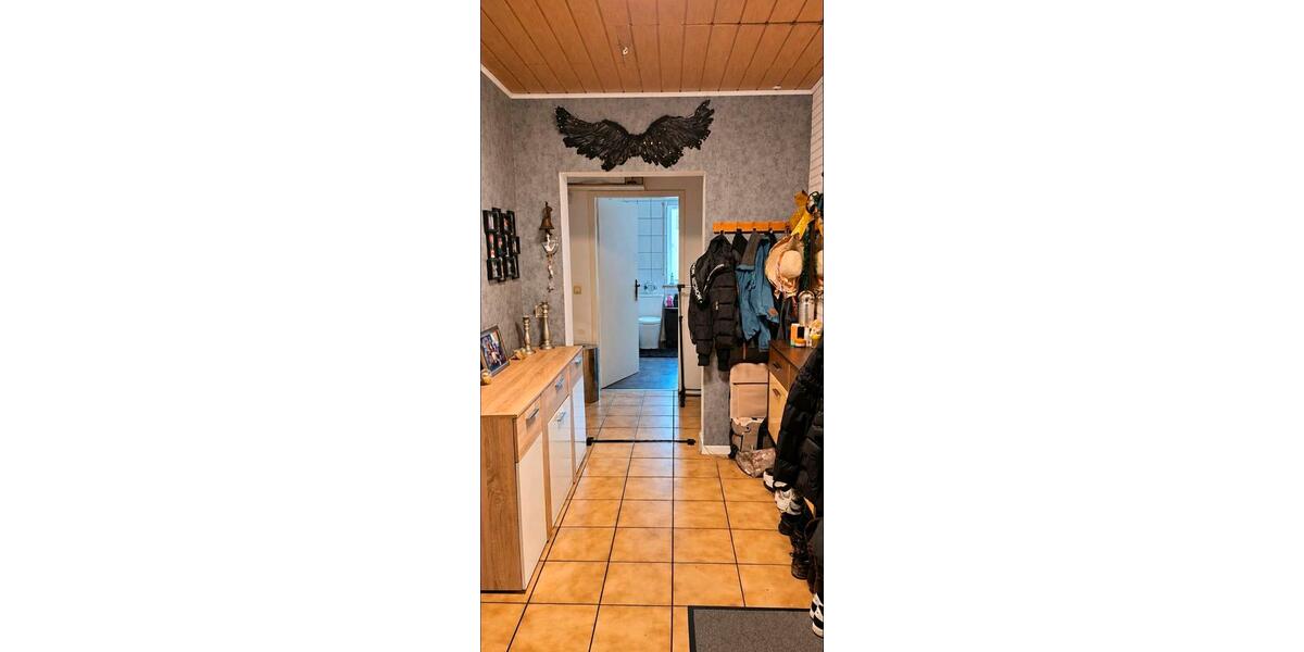 Dachgeschoßwohnung Ruppichteroth - 3.5 Zimmer, 106 m&sup2;, 1.500&euro; | Angebot:27618429