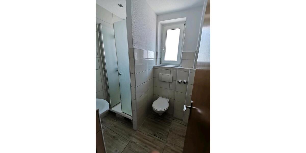 Etagenwohnung Wermelskirchen - 3 Zimmer, 80 m&sup2;, 1.020&euro; | Angebot:27551964
