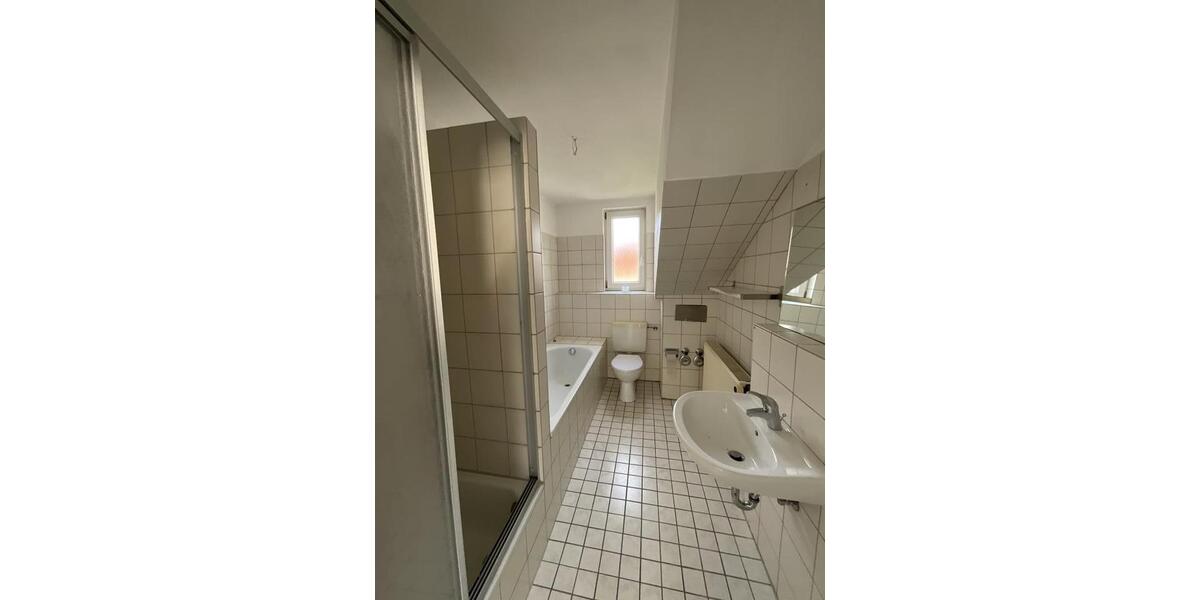 Dachgeschoßwohnung Plettenberg - 2 Zimmer, 67 m&sup2;, 450&euro; | Angebot:23393115