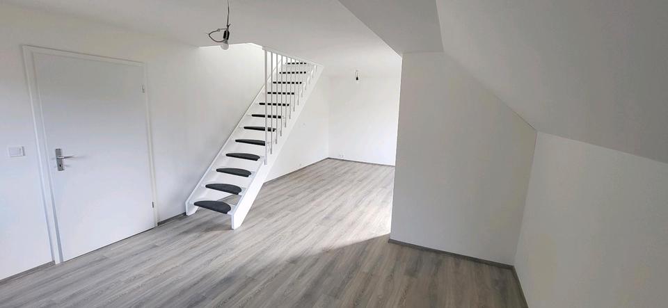 Etagenwohnung Engelskirchen - 4.5 Zimmer, 100 m&sup2;, 1.000&euro; | Angebot:25406261