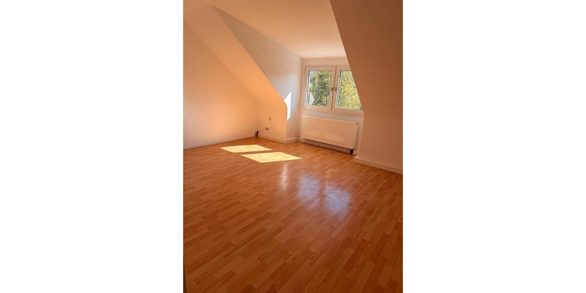 Dachgeschoßwohnung Gummersbach Berstig Süd - 3 Zimmer, 84 m&sup2;, 625&euro; | Angebot:27568626