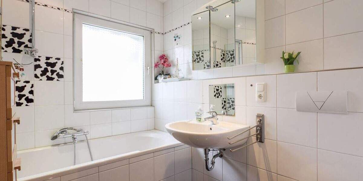 Mehrfamilienhaus, Wohnhaus Lüdenscheid Stüttinghausen - 9 Zimmer, 349 m&sup2;, 399.000&euro; | Angebot:26117799