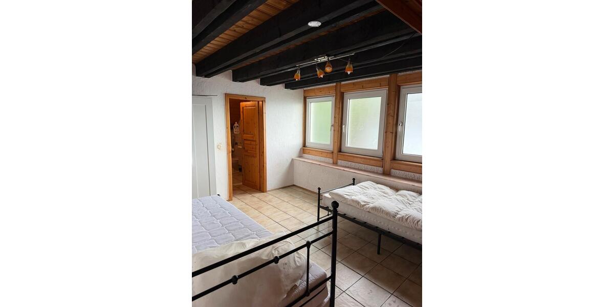 Dachgeschoßwohnung Wiehl - 2 Zimmer, 94 m&sup2;, 800&euro; | Angebot:27552043