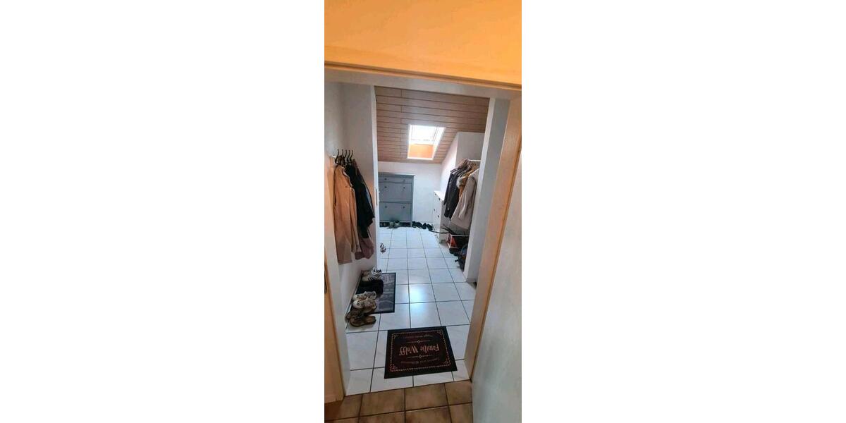 Dachgeschoßwohnung Ruppichteroth - 3.5 Zimmer, 106 m&sup2;, 240.000&euro; | Angebot:26545172