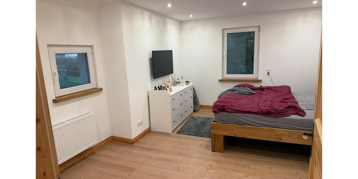 Etagenwohnung Friesenhagen - 4 Zimmer, 90 m&sup2;, 950&euro; | Angebot:27544455