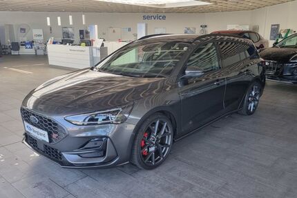 Ford Focus 4.500 km 31.990 &euro; Waldbröl 51545