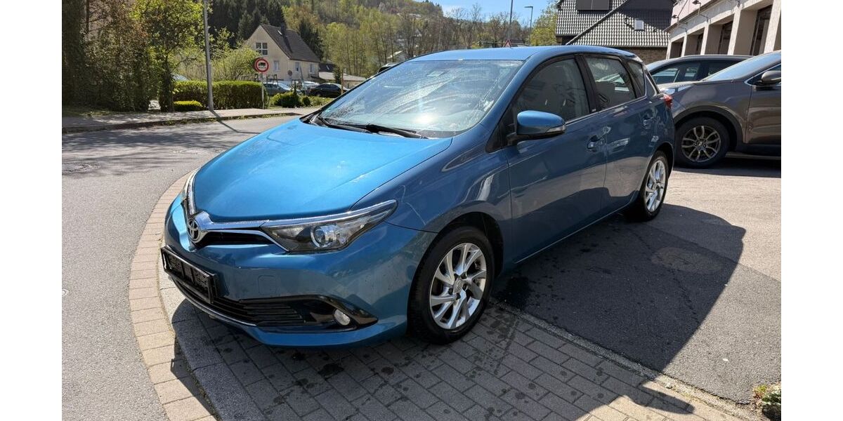 Toyota Auris 125.000 km 9.400 &euro; Lüdenscheid 58515