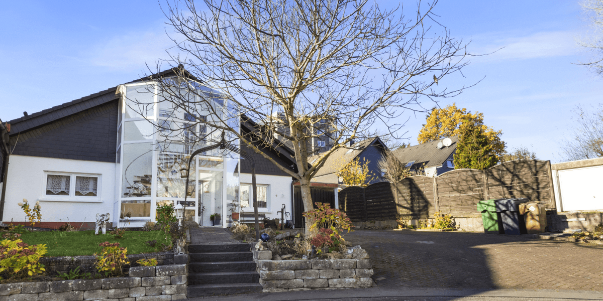 Einfamilienhaus Bergneustadt - 7 Zimmer, 350 m&sup2;, 490.000&euro; | Angebot:24976566