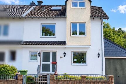 Haus Engelskirchen - 6 Zimmer, 165 m&sup2;, 1.250&euro; | Angebot:27615716