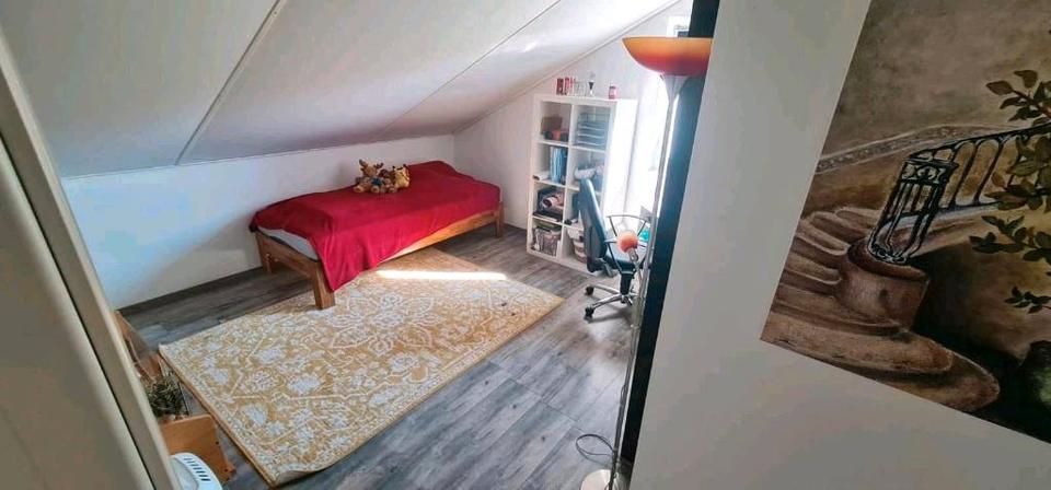 Dachgeschoßwohnung Ruppichteroth - 3.5 Zimmer, 106 m&sup2;, 240.000&euro; | Angebot:26545172