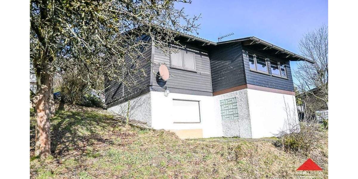 Gemütliches Wochenendhaus mit Garage in Meinerzhagen-Haumche - Mehrfamilienhaus, Wohnhaus Meinerzhagen Valbert | Angebot:24874190