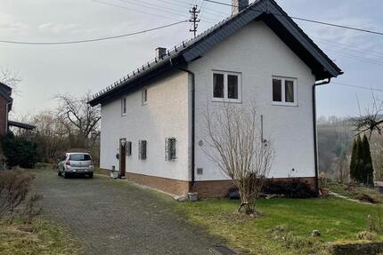 Haus Eitorf - 4.5 Zimmer, 121 m&sup2;, 1.300&euro; | Angebot:25982313