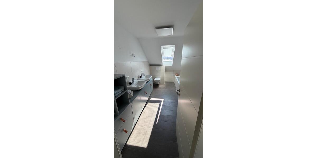 Dachgeschoßwohnung Freudenberg - 3.5 Zimmer, 105 m&sup2;, 990&euro; | Angebot:25790464