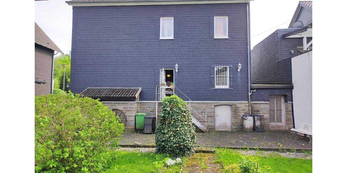 Einfamilienhaus Bergneustadt - 9 Zimmer, 220 m&sup2;, 298.000&euro; | Angebot:27141144