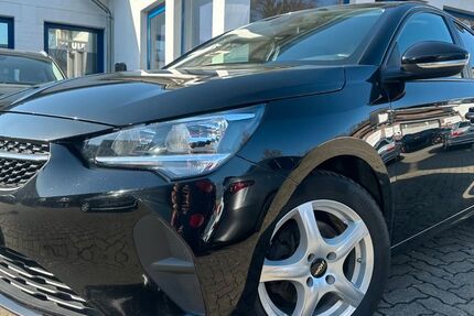 Opel Corsa 110.000 km 10.749 &euro; Gummersbach (Zwischen Toom Markt und ATU) 51645