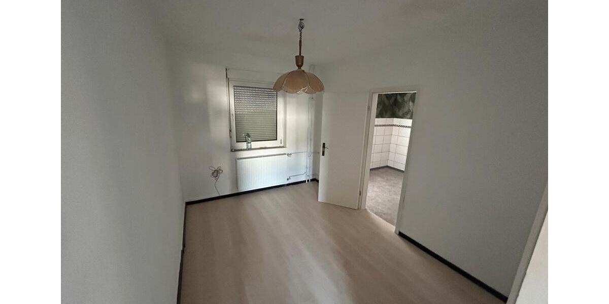 Reihenhaus Wissen - 7 Zimmer, 115 m&sup2;, 150.000&euro; | Angebot:26049997