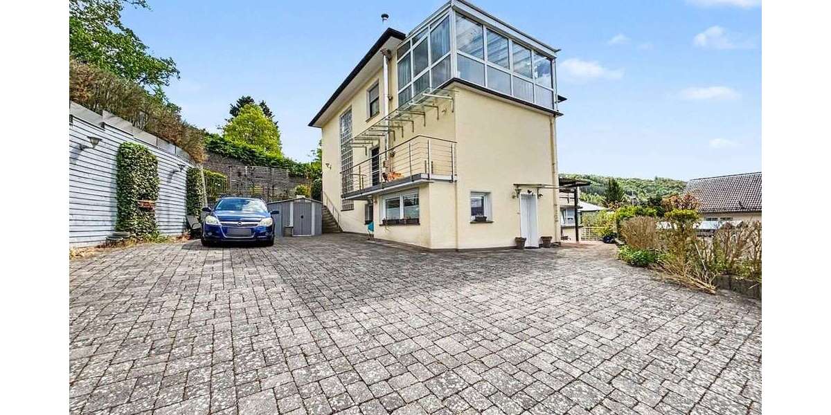 Einfamilienhaus Plettenberg - 8 Zimmer, 242 m&sup2;, 599.000&euro; | Angebot:26693903