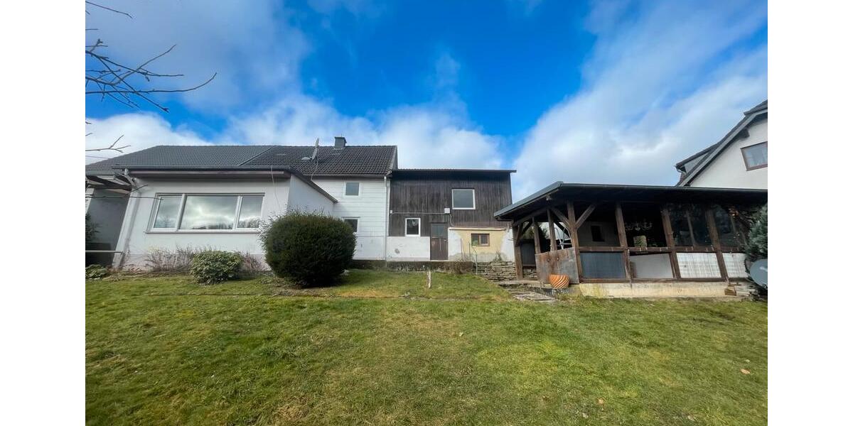 Einfamilienhaus Gummersbach Berstig Süd - 7 Zimmer, 158 m&sup2;, 179.000&euro; | Angebot:23705573