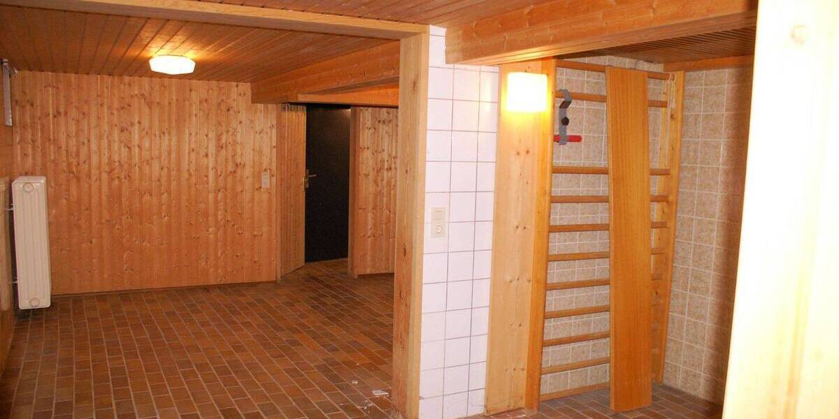 Mehrfamilienhaus, Wohnhaus Ruppichteroth - 9 Zimmer, 279 m&sup2;, 333.000&euro; | Angebot:25742820