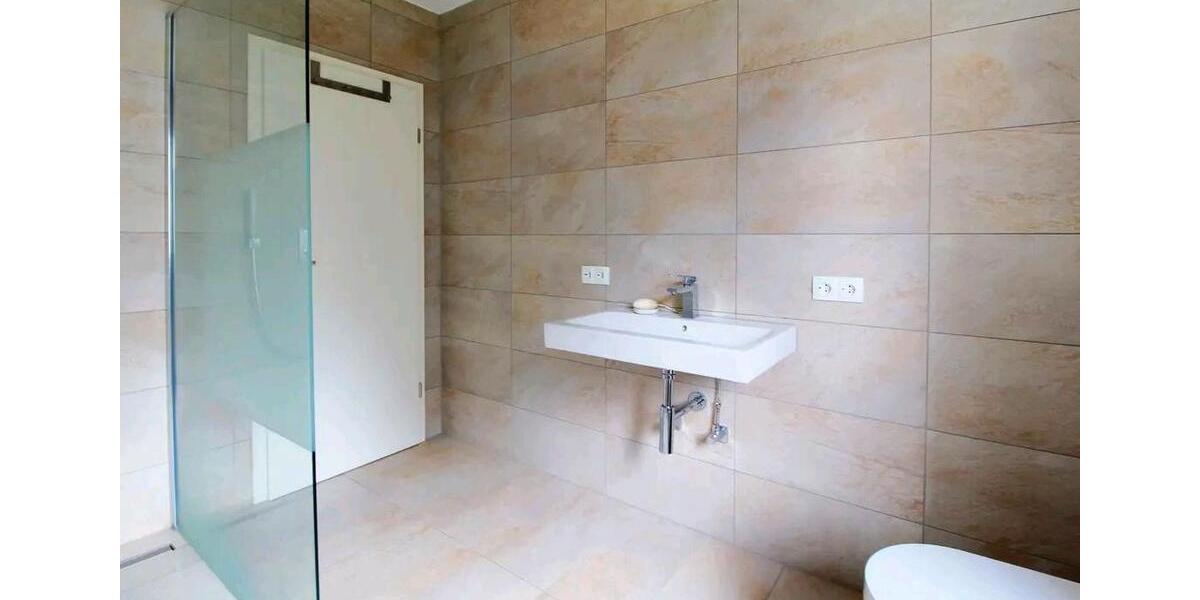 Einfamilienhaus Windeck - 15 Zimmer, 370 m&sup2;, 350.000&euro; | Angebot:26007677