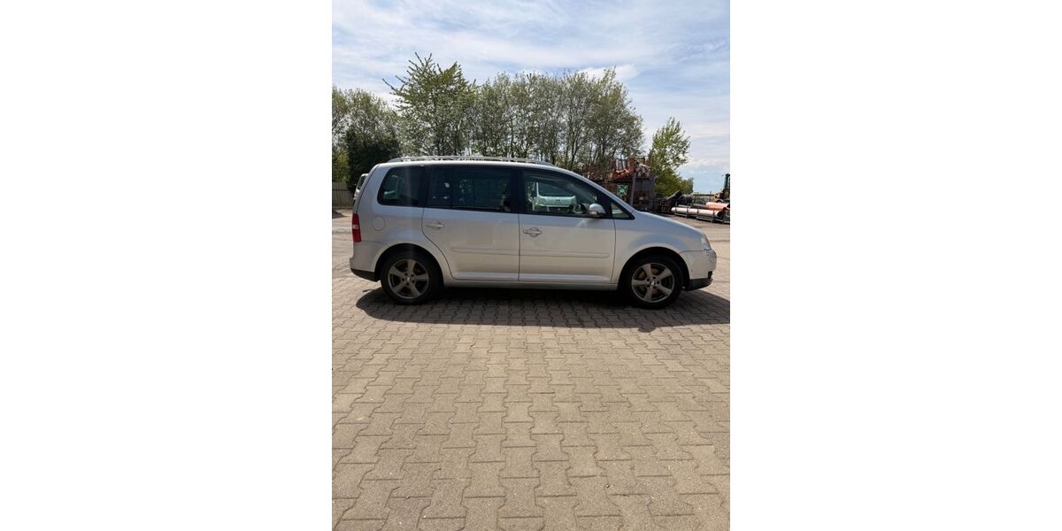 VW Touran 159.740 km 3.900 &euro; Engelskirchen 51766