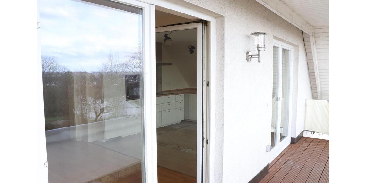 Dachgeschoßwohnung Overath - 2.5 Zimmer, 74 m&sup2;, 860&euro; | Angebot:27605581