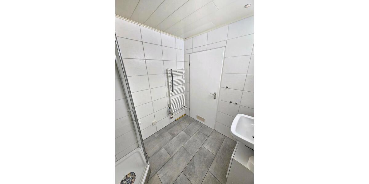 Etagenwohnung Bergneustadt - 3 Zimmer, 77 m&sup2;, 700&euro; | Angebot:25901566