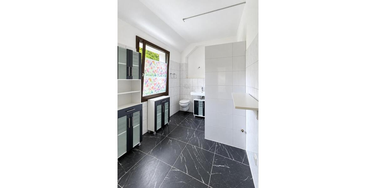 Etagenwohnung Engelskirchen - 3 Zimmer, 101 m&sup2;, 940&euro; | Angebot:27564898