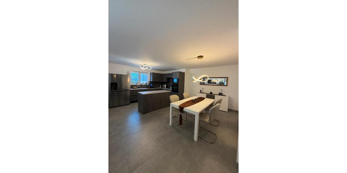 Erdgeschoßwohnung Wermelskirchen - 3 Zimmer, 109 m&sup2;, 1.342&euro; | Angebot:27551019