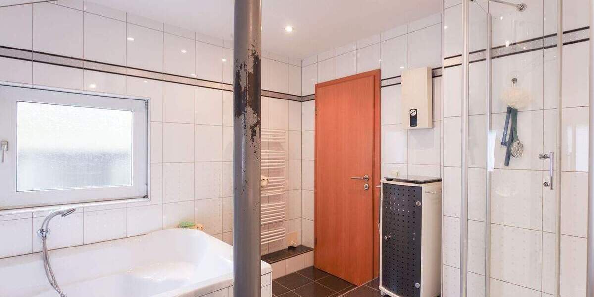 Mehrfamilienhaus, Wohnhaus Lüdenscheid Stüttinghausen - 9 Zimmer, 349 m&sup2;, 399.000&euro; | Angebot:26117799