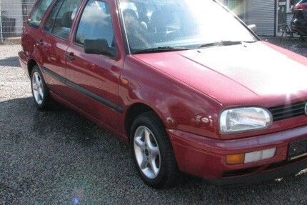 VW Golf Sportsvan 95.900 km 3.700 &euro; Radevormwald 42477