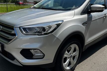 Ford Kuga 113.000 km 15.500 &euro; Gummersbach 51643