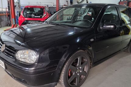 VW Golf 220.682 km 999 &euro; Olpe 57462