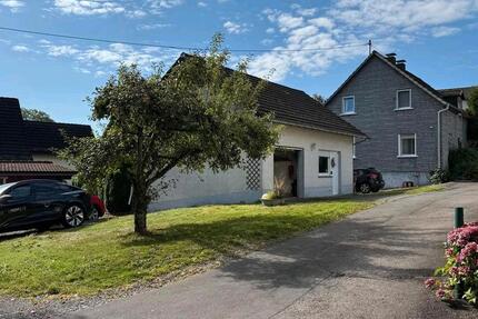 Haus Bergneustadt - 6 Zimmer, 135 m&sup2;, 235.000&euro; | Angebot:26102659