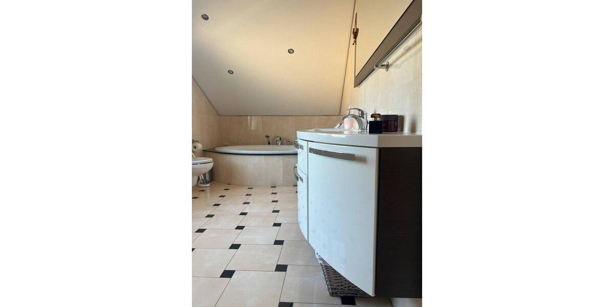 Einfamilienhaus Ruppichteroth - 5 Zimmer, 166 m&sup2;, 560.000&euro; | Angebot:25690092