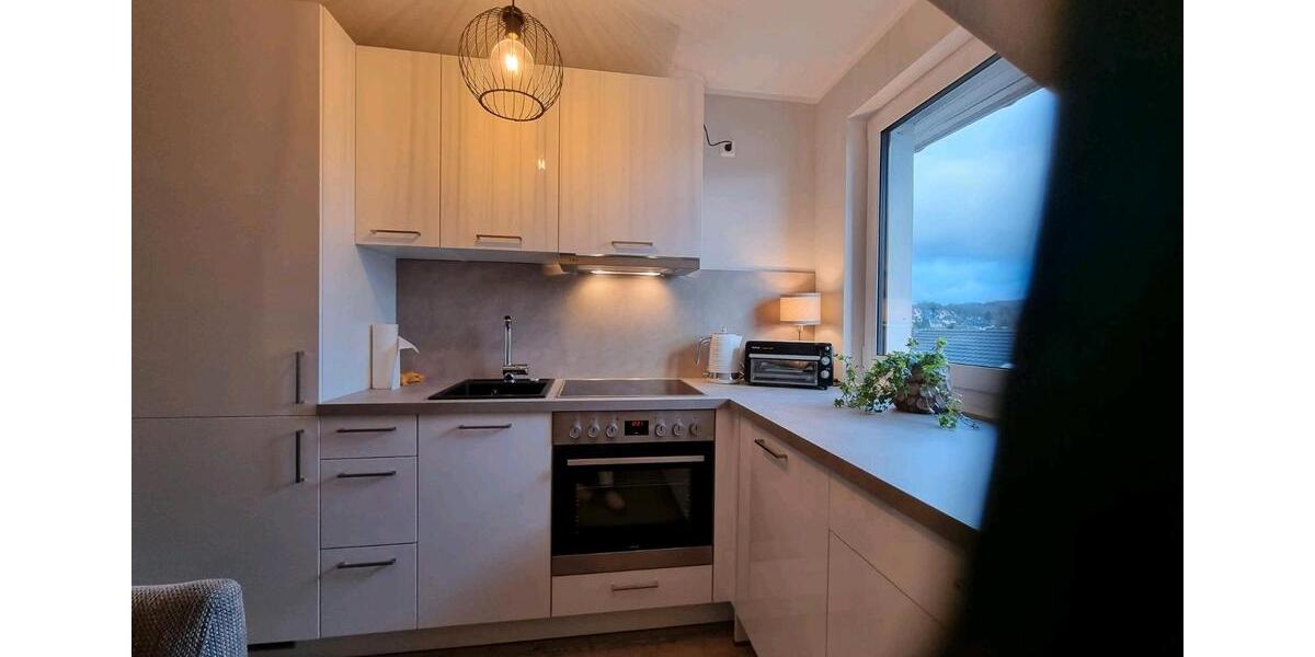 Dachgeschoßwohnung Gummersbach - 4 Zimmer, 100 m&sup2;, 1.200&euro; | Angebot:25976776