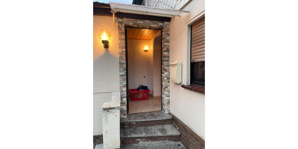 Etagenwohnung Windeck - 4 Zimmer, 100 m&sup2;, 1.450&euro; | Angebot:25149997