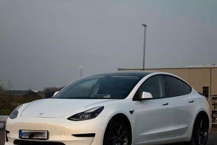 Tesla Model 3 99.500 km 21.600 &euro; Engelskirchen 51766