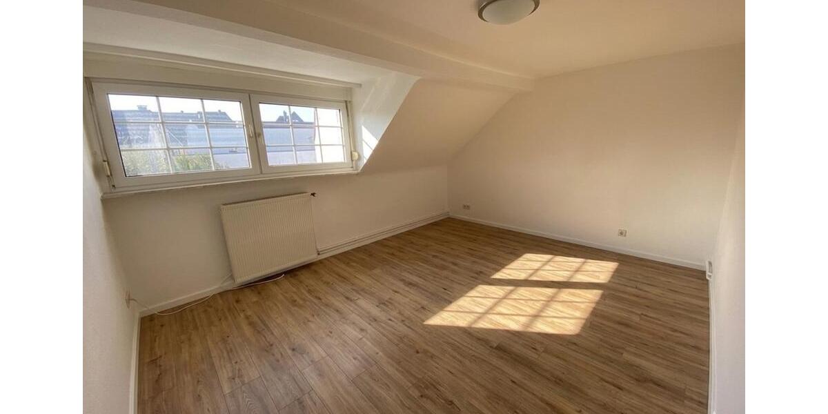 Dachgeschoßwohnung Gummersbach - 2.5 Zimmer, 65 m&sup2;, 550&euro; | Angebot:25904682