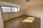 Dachgeschoßwohnung Gummersbach - 2.5 Zimmer, 65 m&sup2;, 550&euro; | Angebot:25904682
