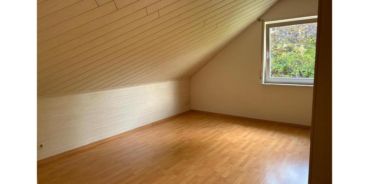Etagenwohnung Wiehl - 4 Zimmer, 100 m&sup2;, 320.000&euro; | Angebot:27004134