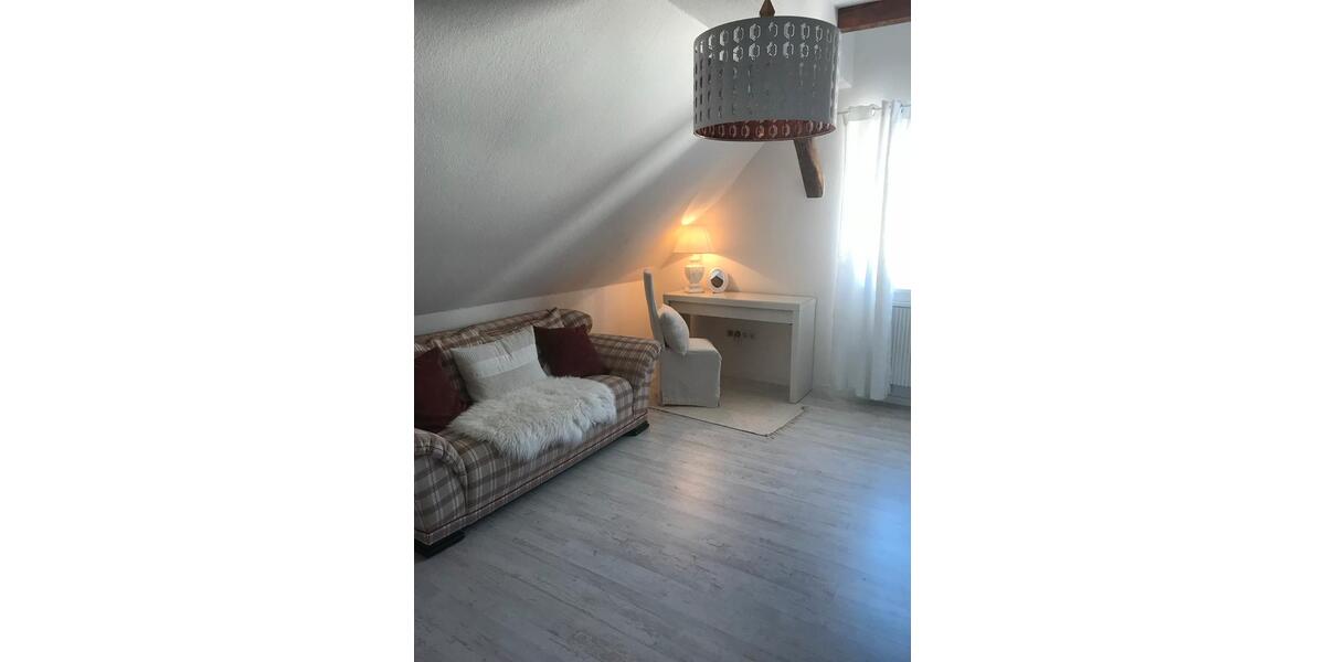 Dachgeschoßwohnung Gummersbach Berstig Süd - 4 Zimmer, 140 m&sup2;, 1.450&euro; | Angebot:25280154