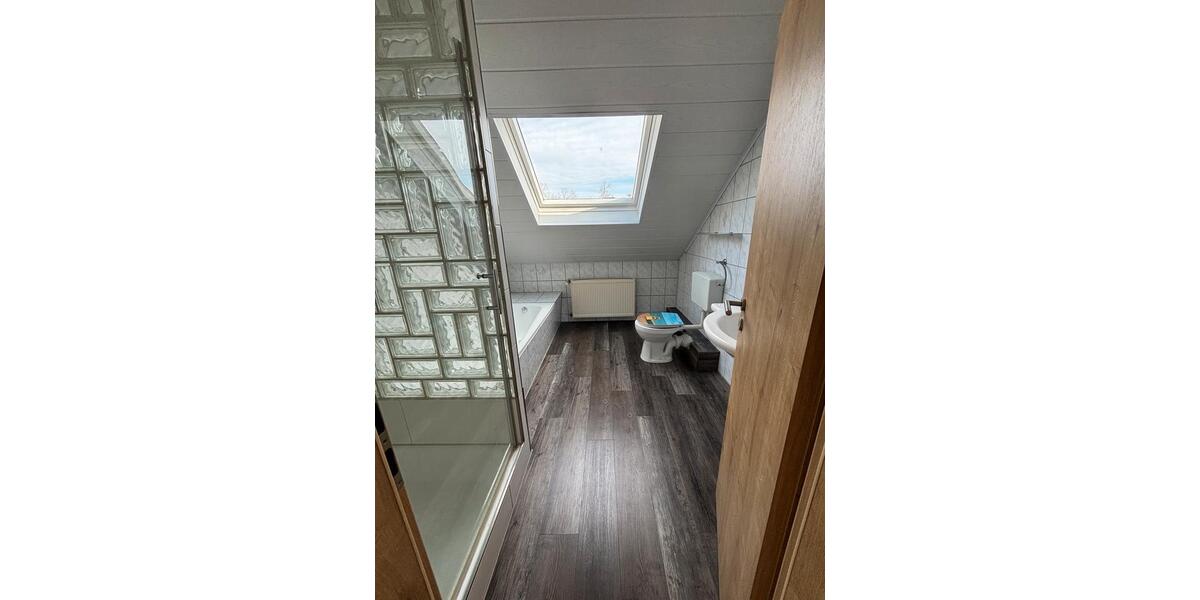 Einfamilienhaus Windeck - 4 Zimmer, 115 m&sup2;, 1.300&euro; | Angebot:25352182