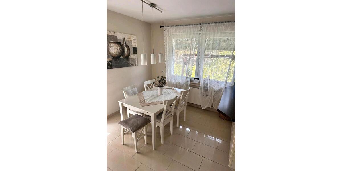 Erdgeschoßwohnung Meinerzhagen - 4 Zimmer, 146 m&sup2;, 1.190&euro; | Angebot:25933962