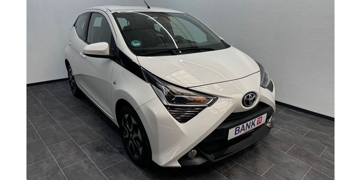 Toyota Aygo (X) 63.200 km 9.900 &euro; Plettenberg 58840