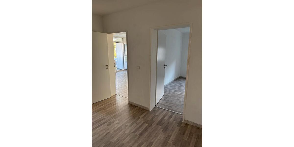 Hochparterre Bergneustadt - 2 Zimmer, 62 m&sup2;, 98.000&euro; | Angebot:26946323