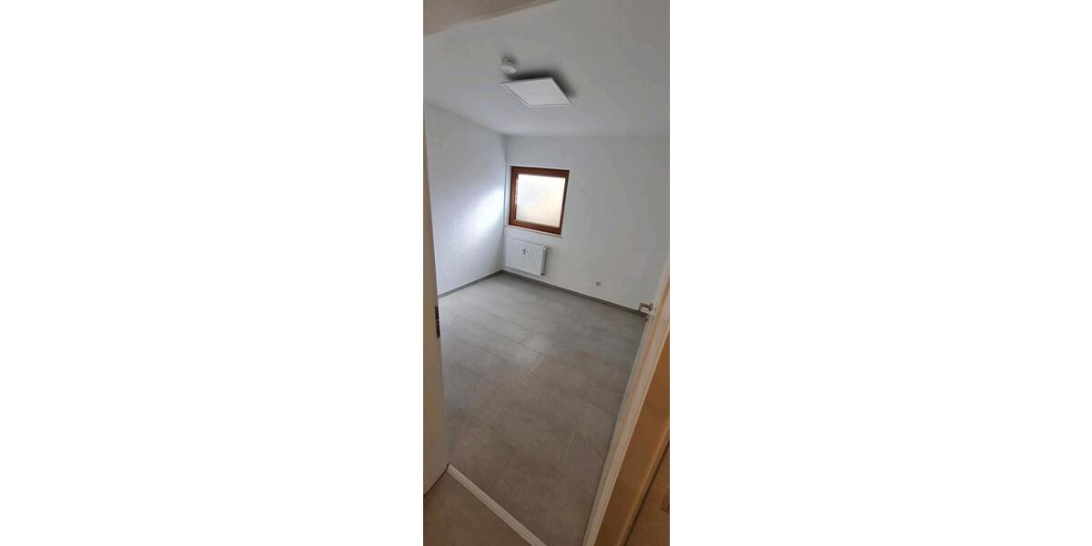 Erdgeschoßwohnung Eitorf - 3 Zimmer, 85 m&sup2;, 850&euro; | Angebot:25905944