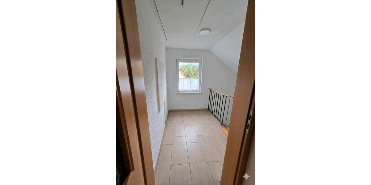 Dachgeschoßwohnung Drolshagen - 4 Zimmer, 75 m&sup2;, 650&euro; | Angebot:25907468